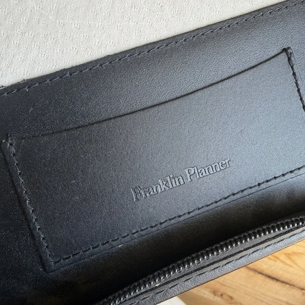 VTG Franklin Covey Planner 7 Ring Leather Zip Around Classic Black Pockets